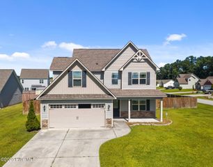 100 Shallow Court, Sneads Ferry, NC 28460