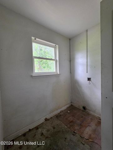 12099 Highland Avenue, Gulfport, MS 39503
