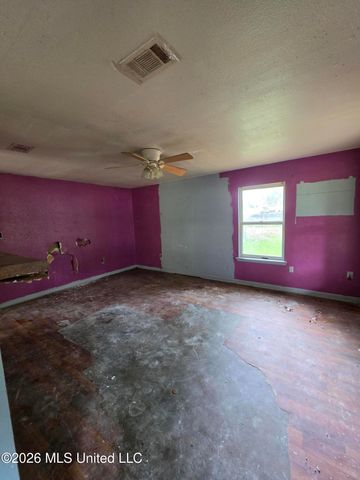 12099 Highland Avenue, Gulfport, MS 39503