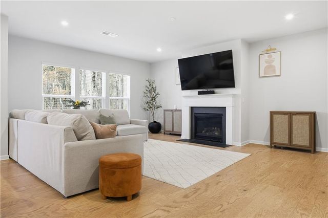 361 Riverclub Rd., Acworth, GA 30101