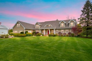449 S Skyview Drive, Kalamazoo, MI 49009