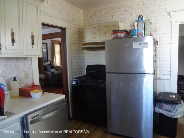 1328 W Michigan Avenue, Lansing, MI 48915