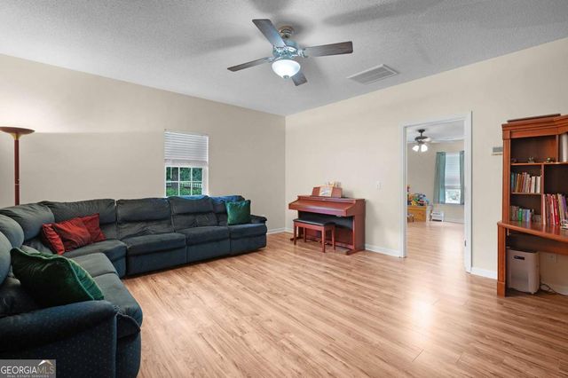 154 Honeysuckle Drive SE, Calhoun, GA 30701