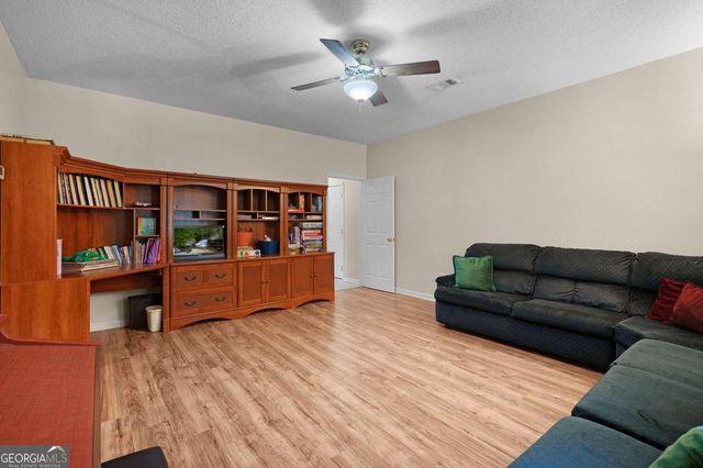 154 Honeysuckle Drive SE, Calhoun, GA 30701