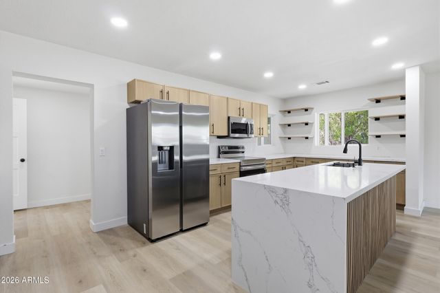 3144 N 34TH Street, Phoenix, AZ 85018