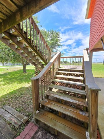 205 Buckskin Drive, Palacios, TX 77465