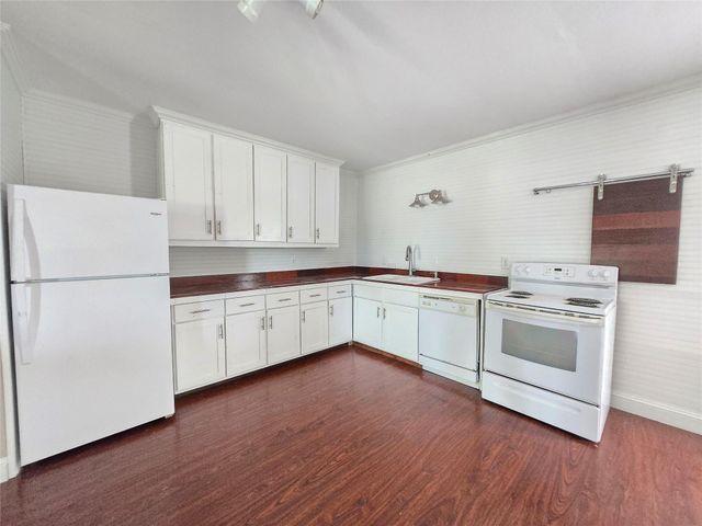 205 Buckskin Drive, Palacios, TX 77465