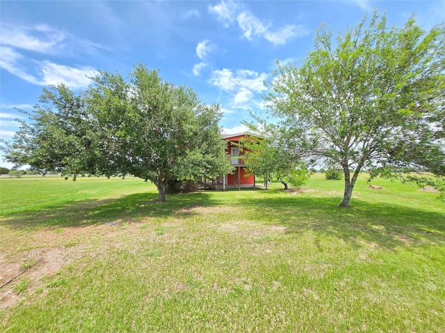 205 Buckskin Drive, Palacios, TX 77465