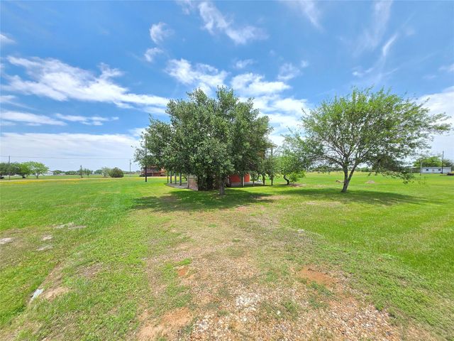 205 Buckskin Drive, Palacios, TX 77465