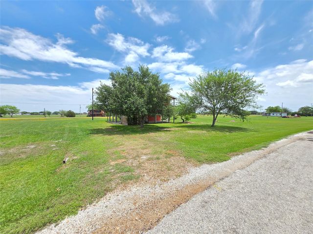 205 Buckskin Drive, Palacios, TX 77465
