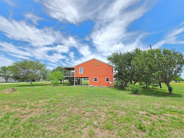 205 Buckskin Drive, Palacios, TX 77465
