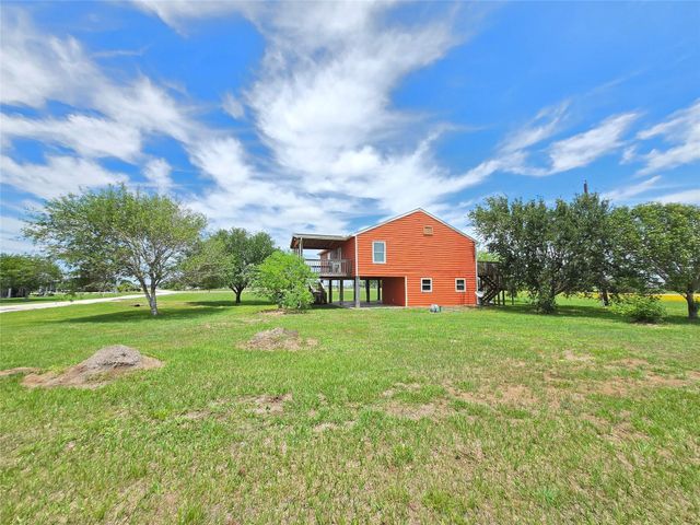 205 Buckskin Drive, Palacios, TX 77465