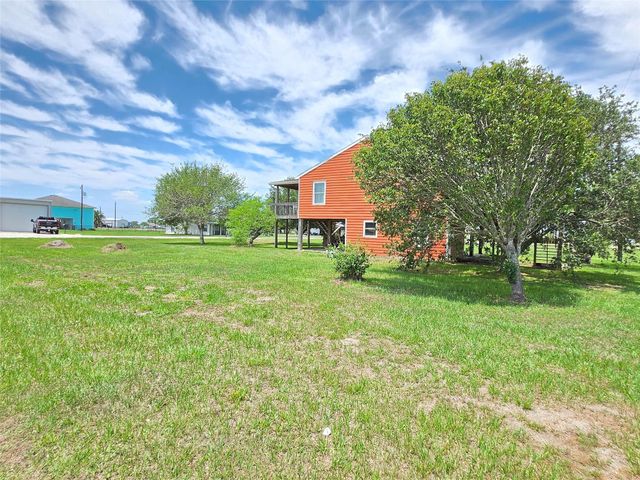 205 Buckskin Drive, Palacios, TX 77465
