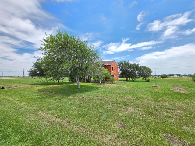 205 Buckskin Drive, Palacios, TX 77465