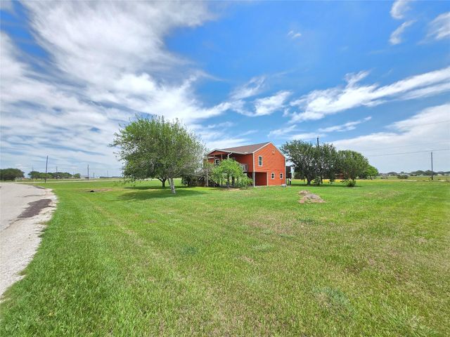 205 Buckskin Drive, Palacios, TX 77465