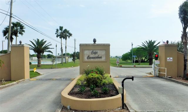 205 Buckskin Drive, Palacios, TX 77465