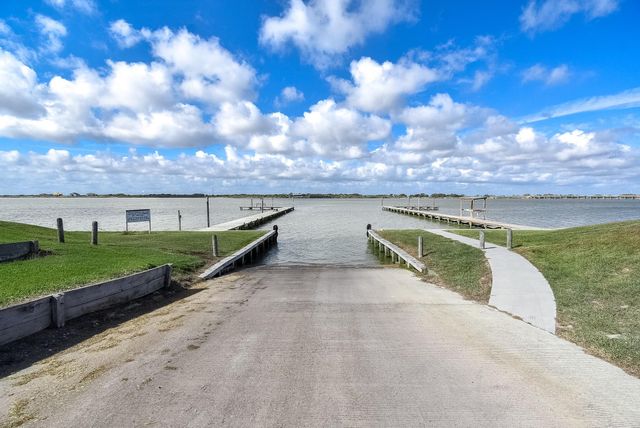 205 Buckskin Drive, Palacios, TX 77465