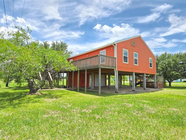 205 Buckskin Drive, Palacios, TX 77465