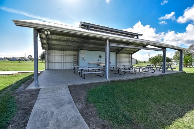 205 Buckskin Drive, Palacios, TX 77465