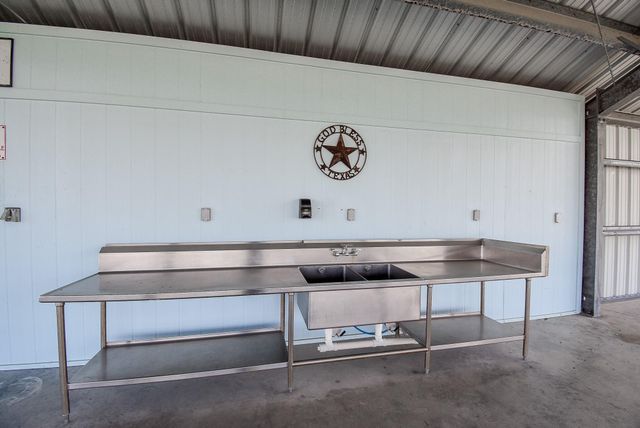 205 Buckskin Drive, Palacios, TX 77465