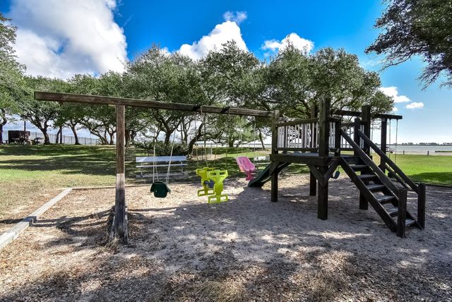 205 Buckskin Drive, Palacios, TX 77465