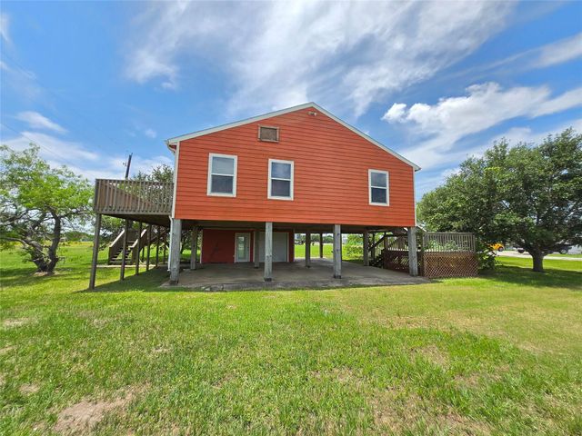 205 Buckskin Drive, Palacios, TX 77465