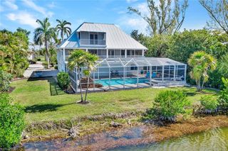 9007 Mockingbird DR, Sanibel, FL 33957