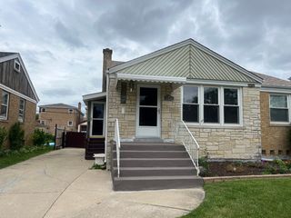 2256 S 15th Avenue, North Riverside, IL 60546