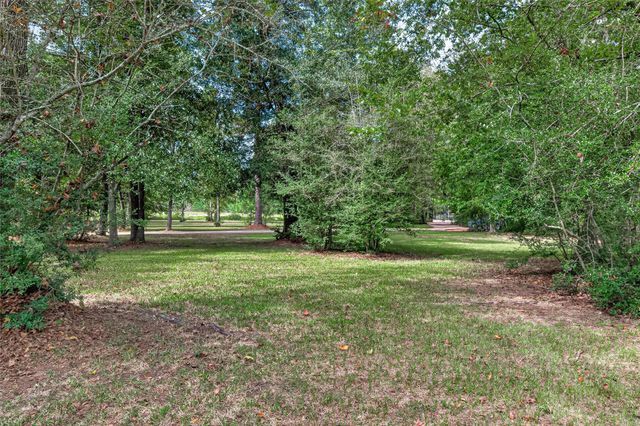 15257 N Saddlewood Drive, Conroe, TX 77384