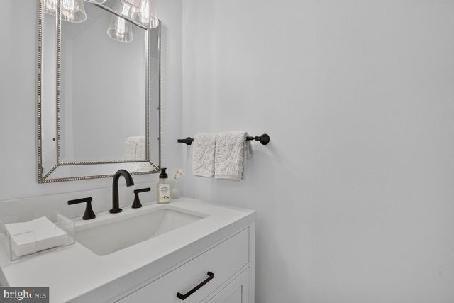 4016 CHANCERY CT NW, Washington, DC 20007