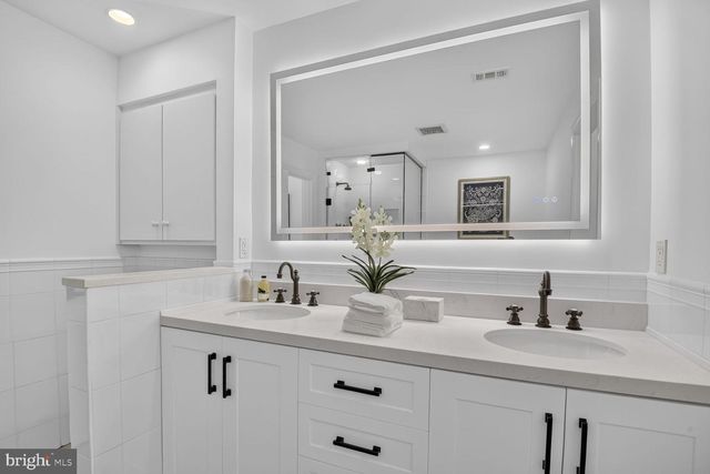 4016 CHANCERY CT NW, Washington, DC 20007