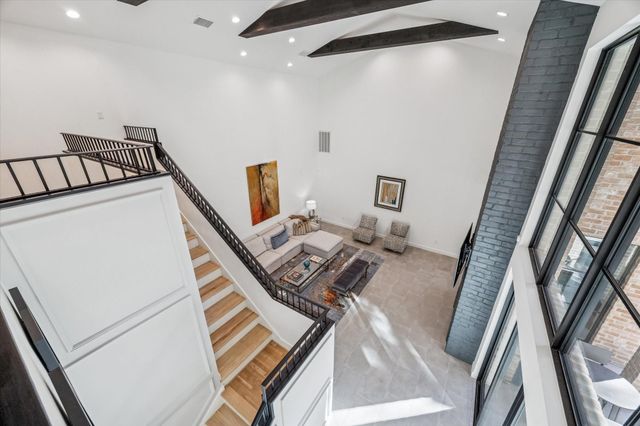 10 S Briar Hollow Lane 53, Houston, TX 77027