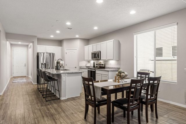 1160 Vallecito Loop NW, Los Lunas, NM 87031