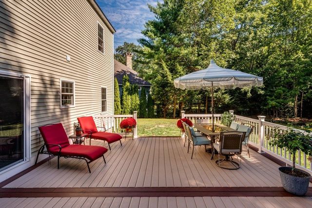 12 Carriage Hill Lane, Dover, NH 03820