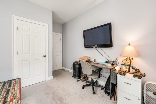 12 Carriage Hill Lane, Dover, NH 03820
