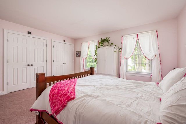 12 Carriage Hill Lane, Dover, NH 03820