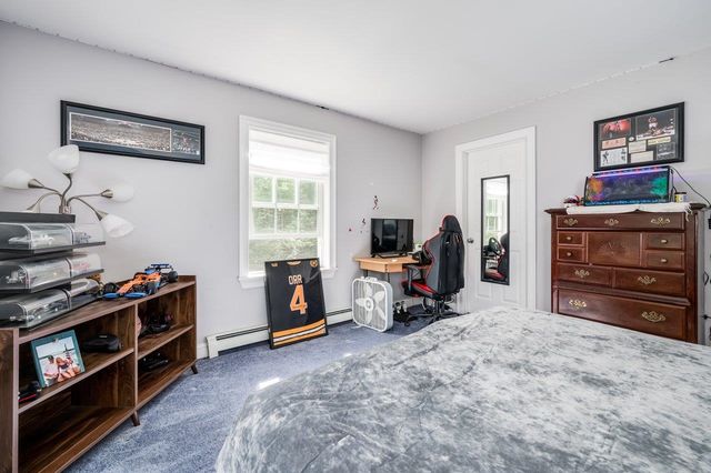 12 Carriage Hill Lane, Dover, NH 03820