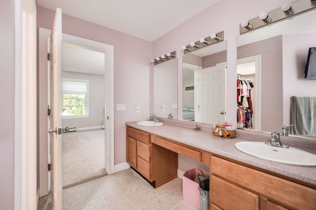 12 Carriage Hill Lane, Dover, NH 03820