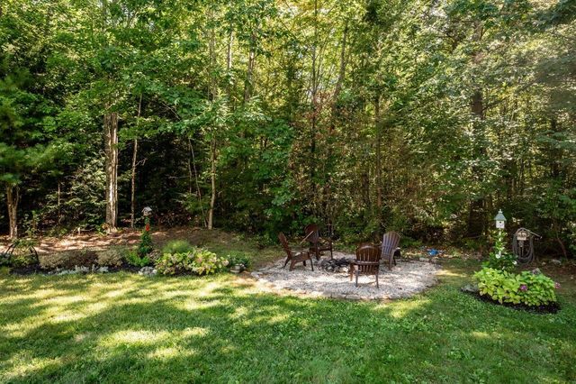 12 Carriage Hill Lane, Dover, NH 03820