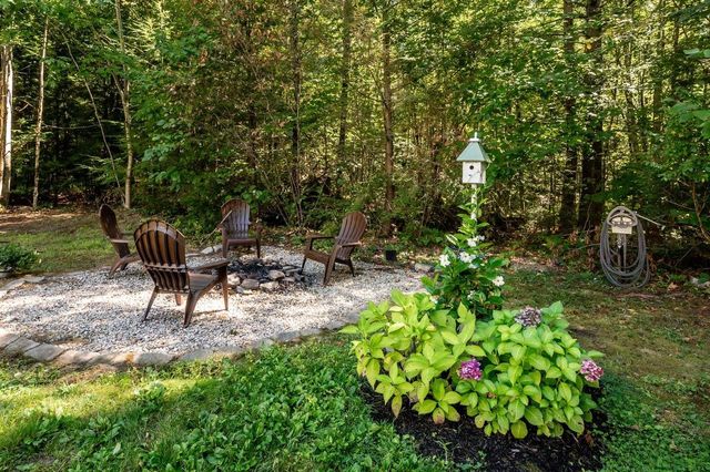 12 Carriage Hill Lane, Dover, NH 03820