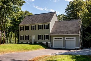 12 Carriage Hill Lane, Dover, NH 03820