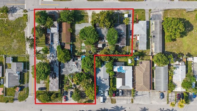 228 SE 9th St, Hallandale Beach, FL 33009