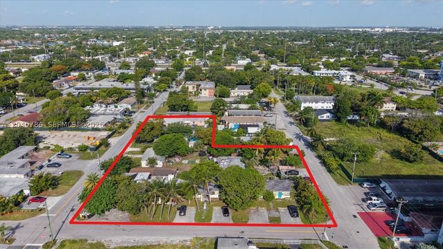 228 SE 9th St, Hallandale Beach, FL 33009