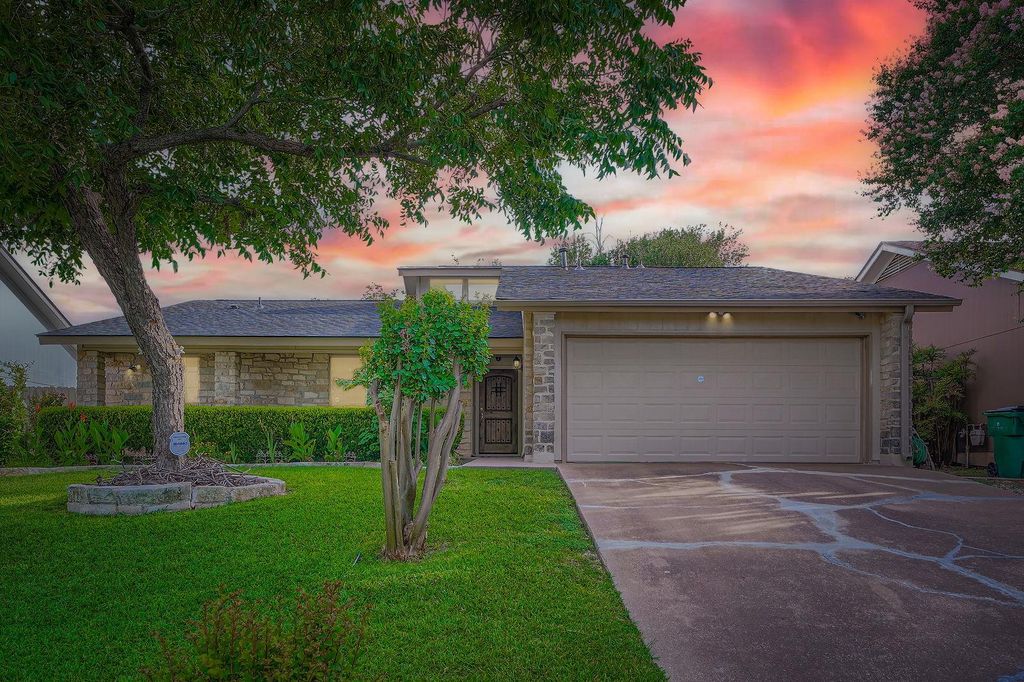 1913 Klattenhoff DR, Austin, TX 78728