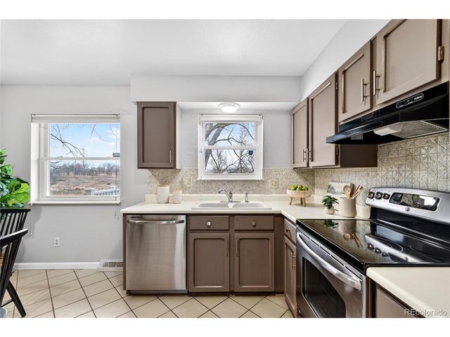 16221 W 56th Pl, Golden, CO 80403