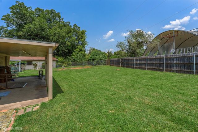2705 Beazley Place, Shreveport, LA 71104