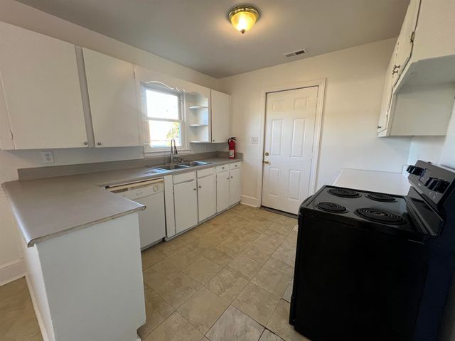 120 First Ave, Spartanburg, SC 29302