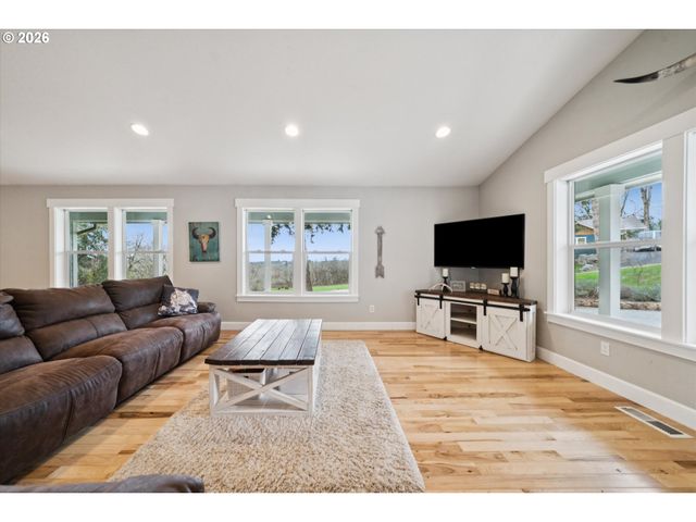 14980 S TEASEL CREEK Rd, Molalla, OR 97038