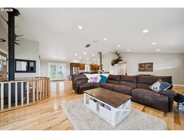 14980 S TEASEL CREEK Rd, Molalla, OR 97038