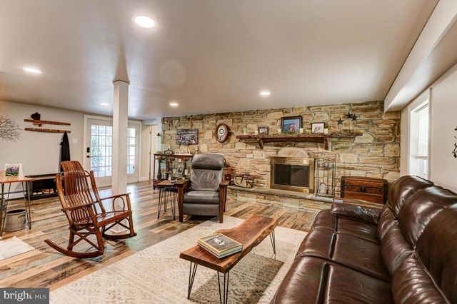 126 CEDAR HILL RD, Chalfont, PA 18914